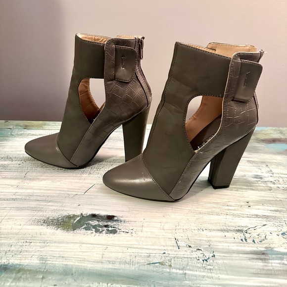 IZABELLA Rue Ankle Boots - Picture 4 of 10
